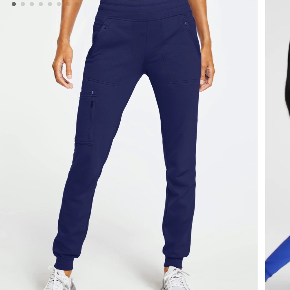 Jaanuu 10-pocket jogger in navy